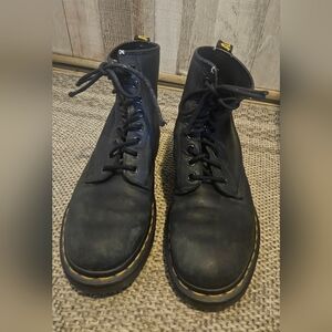 1460 8 Hole Original Dr Martens. 7 Mens, 8 Ladies